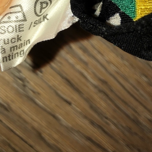 VTG Louis Féraud Vibrant Floral Art Print 100% Silk Scarf 32” x 32” 1980s 80s - Picture 7 of 7